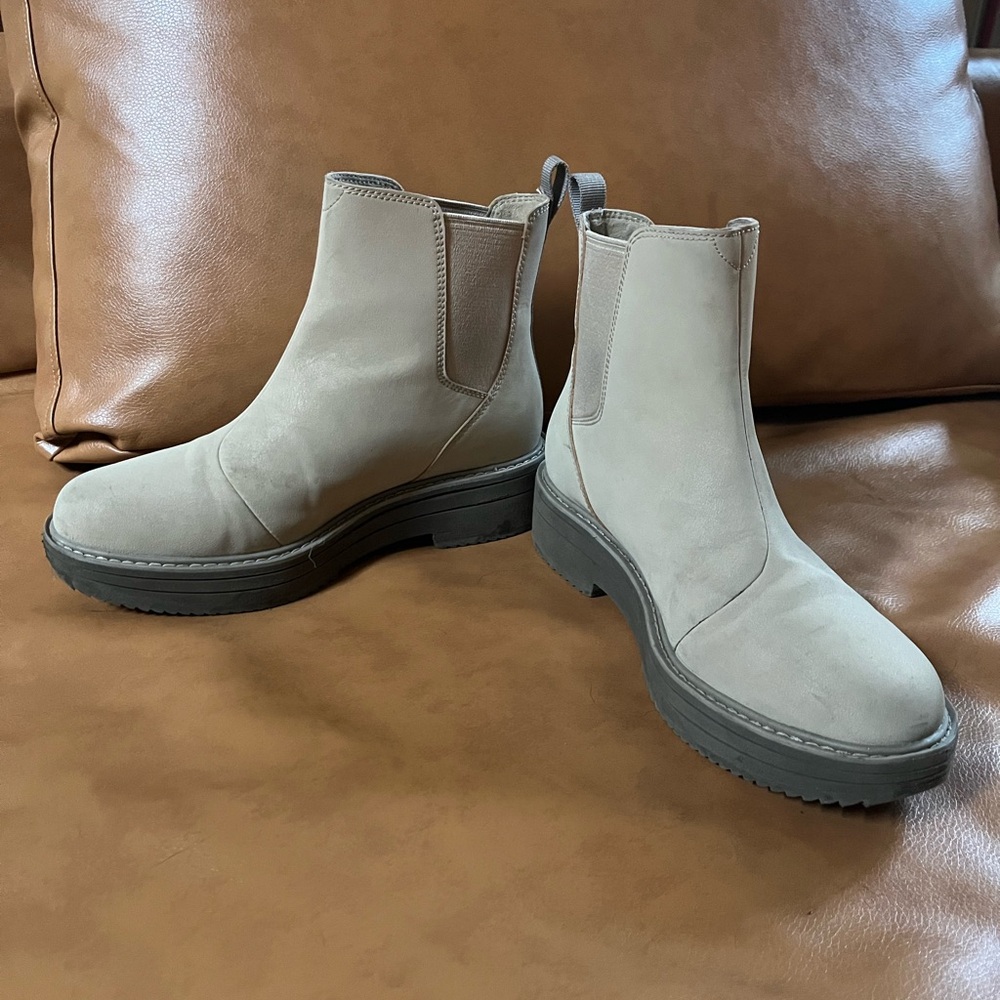 Teva Tan Ankle Booties Slip-On Chelsea Style